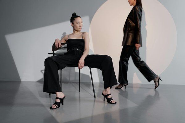 How Can Women Discover the Latest Trends in UK Fashion While Shopping?